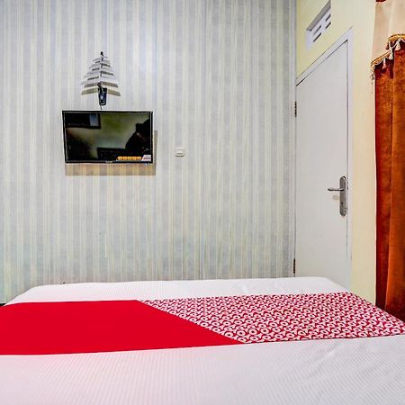 Super Oyo 90642 Lancar Homestay Syariah Tlekung Экстерьер фото