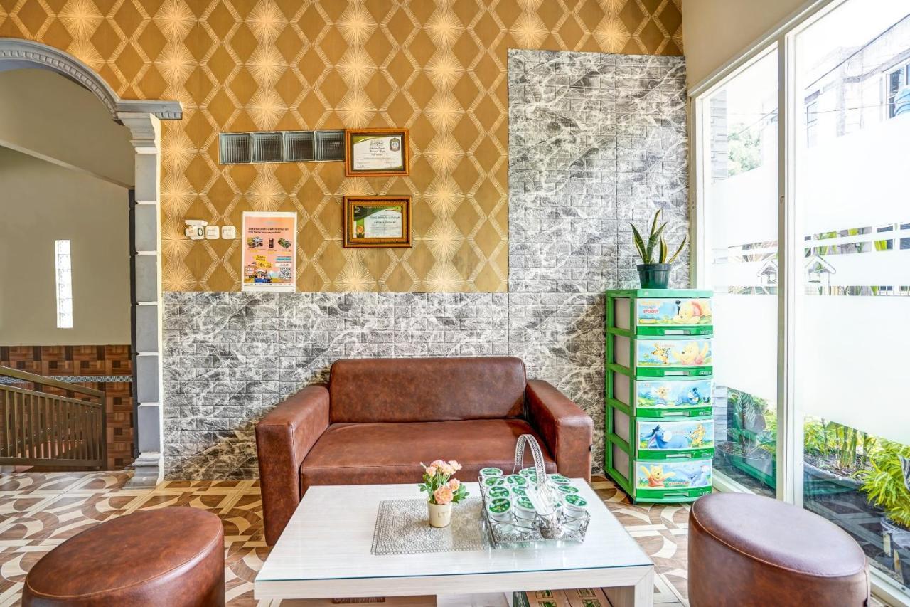 Super Oyo 90642 Lancar Homestay Syariah Tlekung Экстерьер фото
