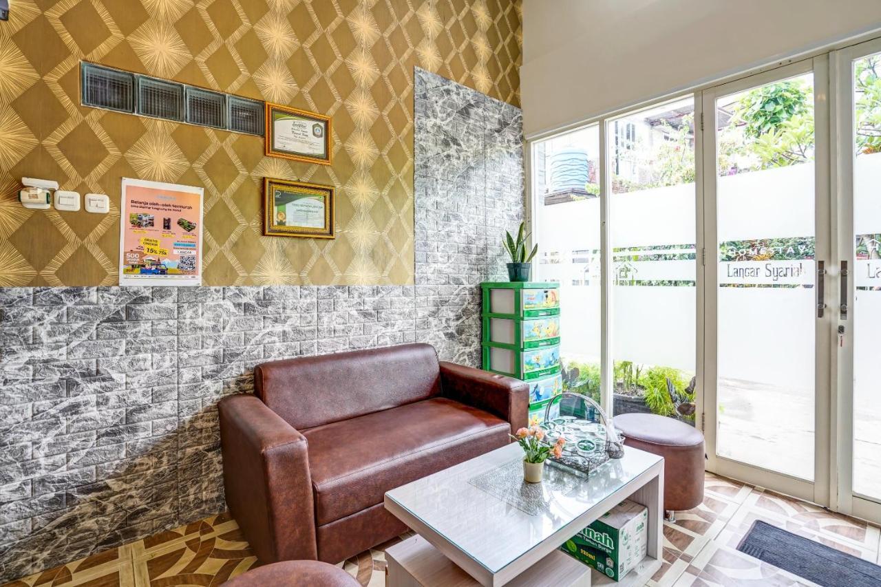 Super Oyo 90642 Lancar Homestay Syariah Tlekung Экстерьер фото