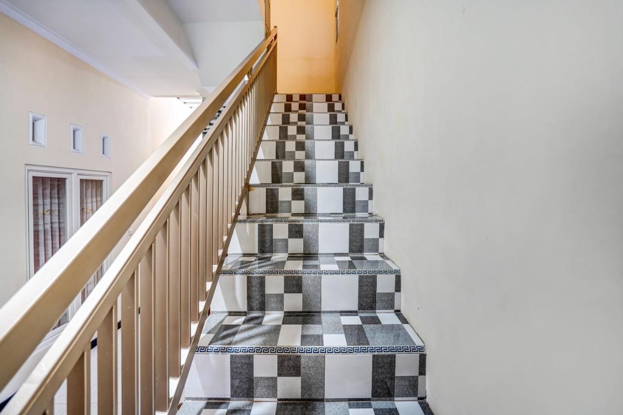 Super Oyo 90642 Lancar Homestay Syariah Tlekung Экстерьер фото