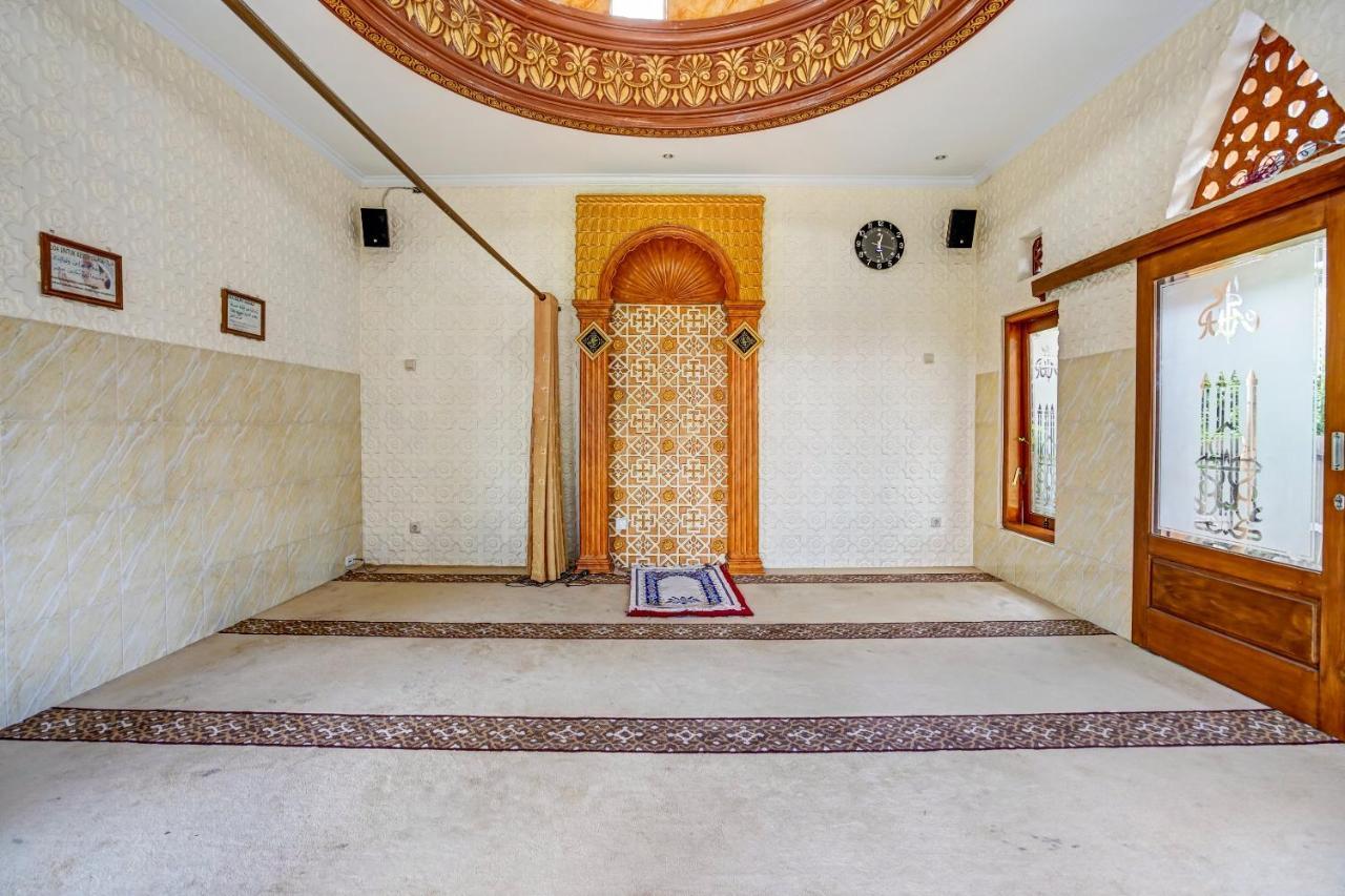 Super Oyo 90642 Lancar Homestay Syariah Tlekung Экстерьер фото