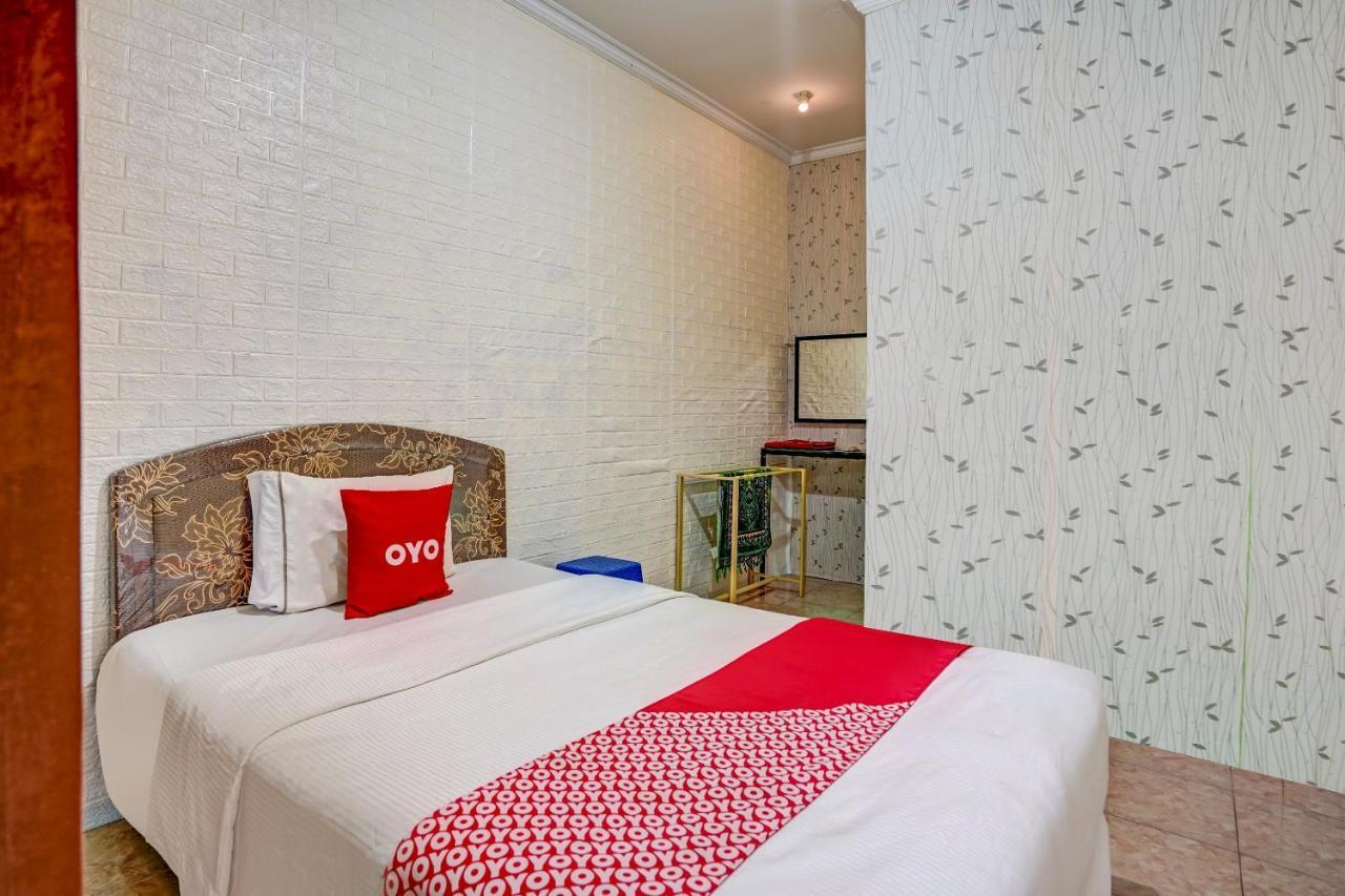 Super Oyo 90642 Lancar Homestay Syariah Tlekung Экстерьер фото